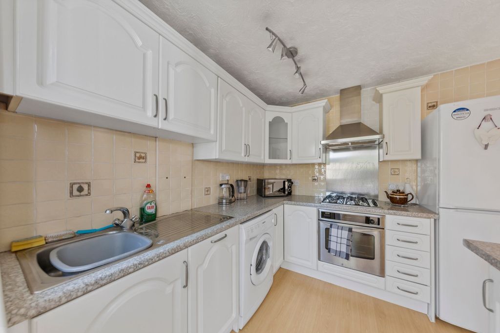 Property photo 3 of 22