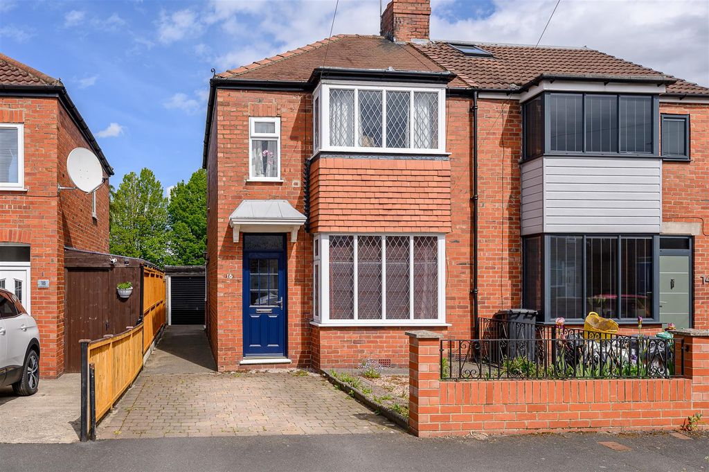 Property photo 1 of 12 External