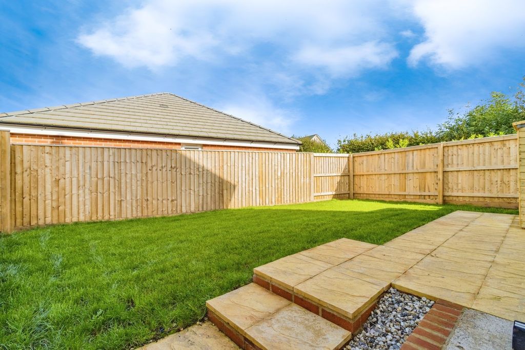 Property photo 2 of 10 Picture No. 16