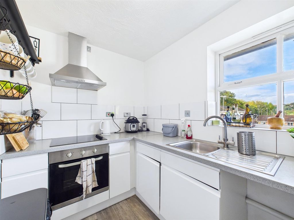 Property photo 2 of 9 3 - Two Bedroom Flat.Jpg