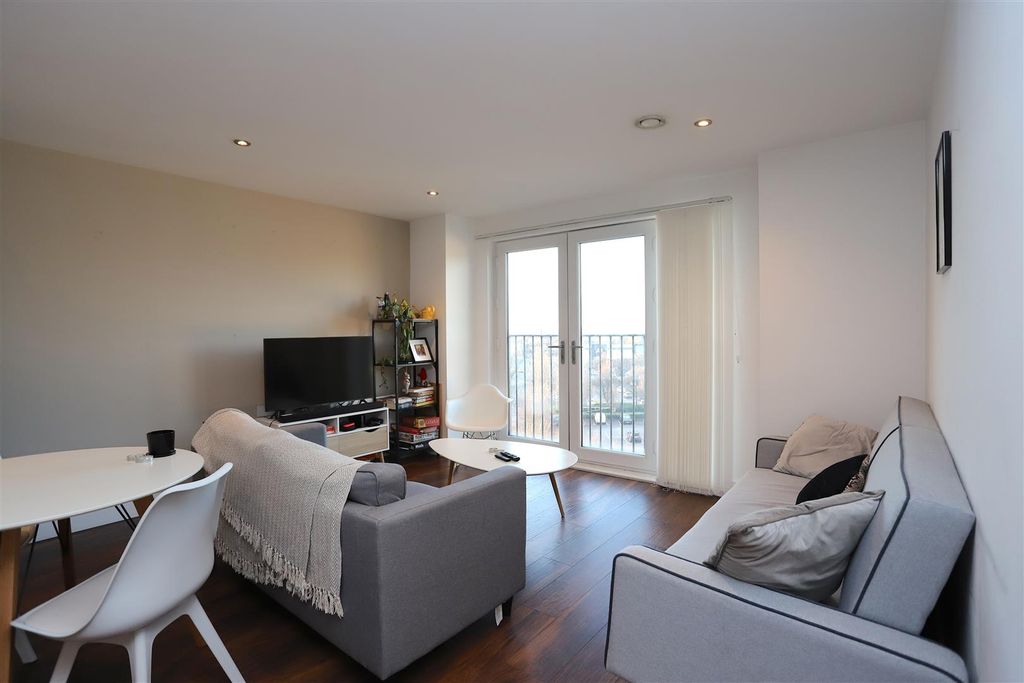 Property photo 3 of 12