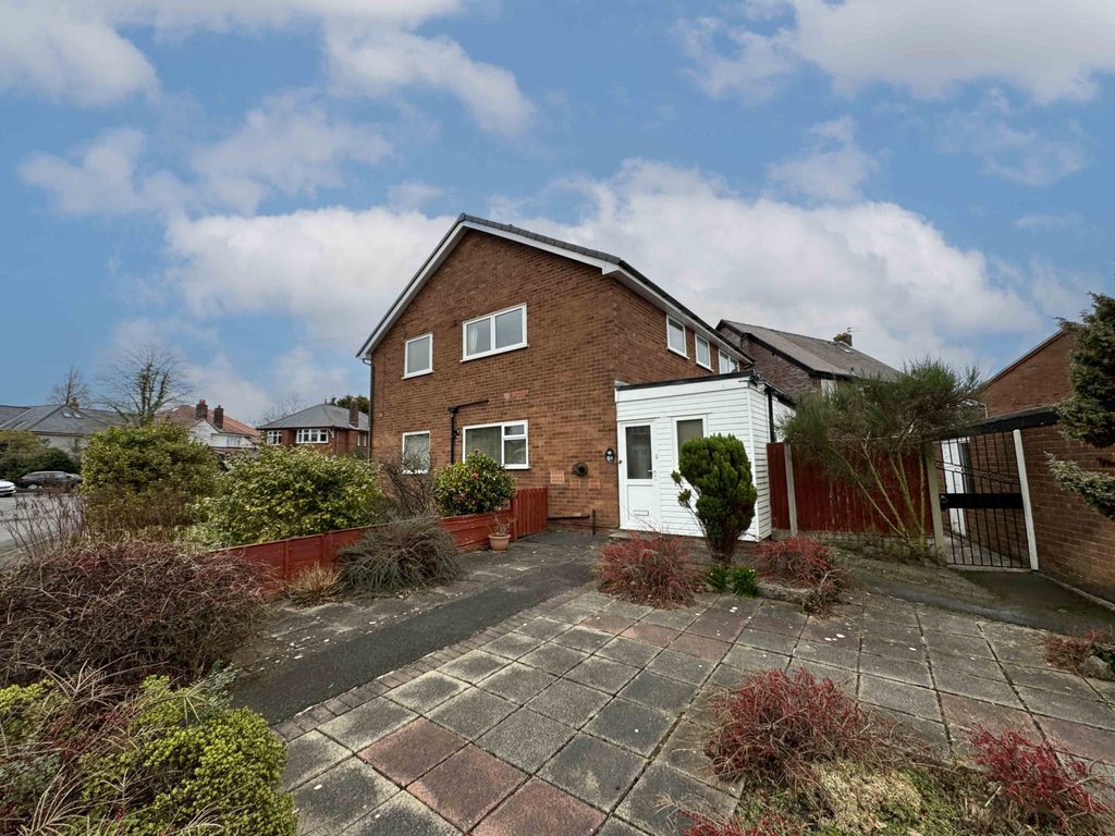 Property photo 2 of 16