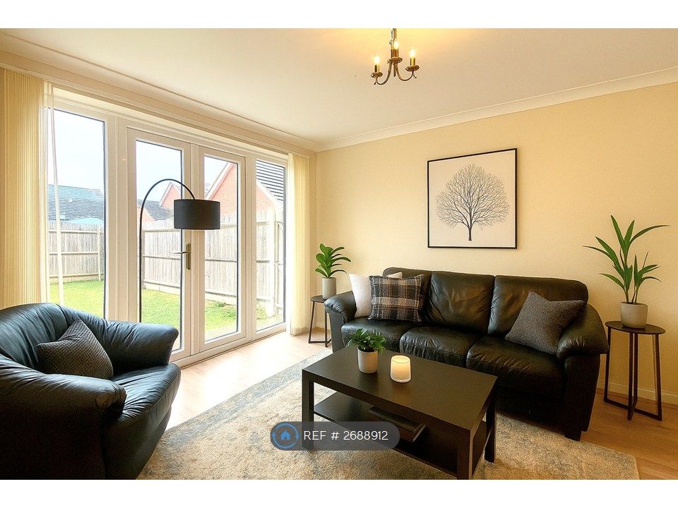 Property photo 3 of 16 Lounge