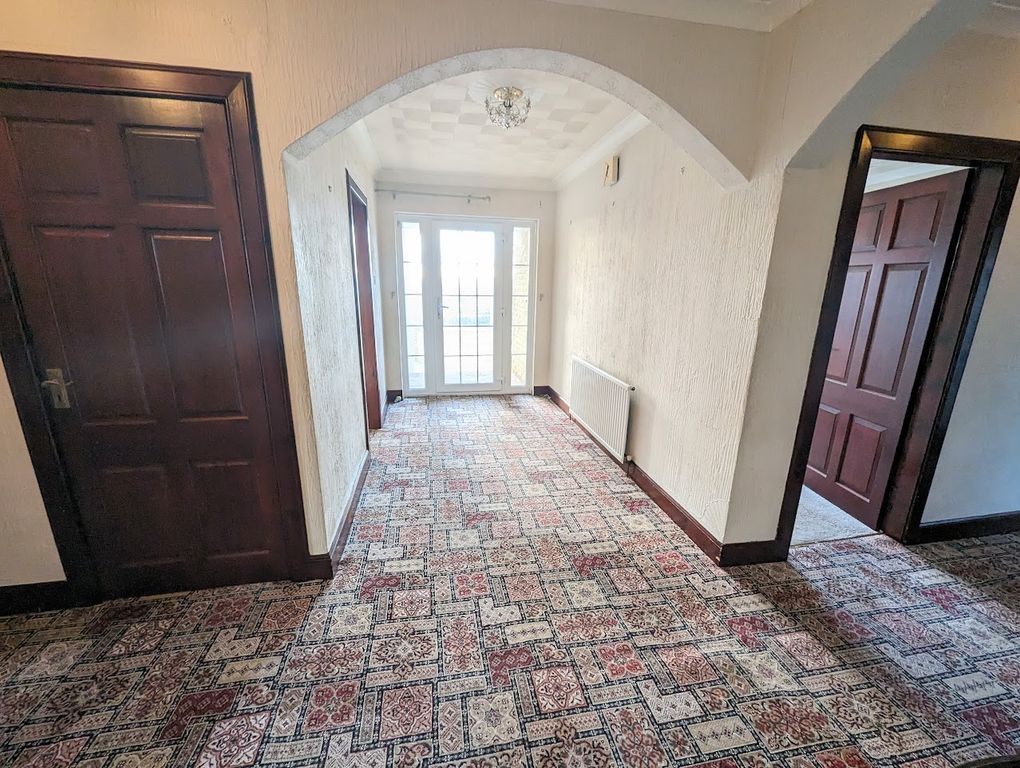 Property photo 2 of 28