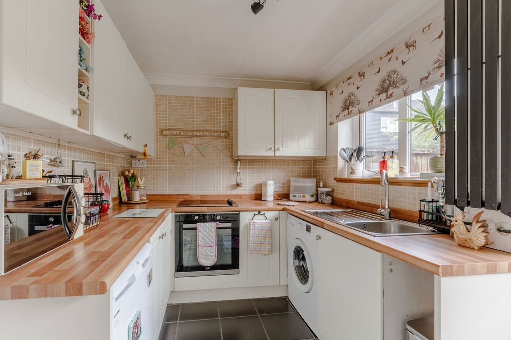Property photo 2 of 16