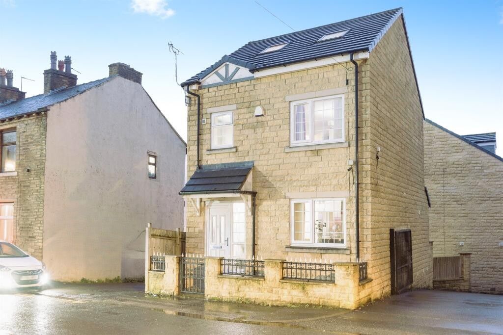 Property photo 1 of 18