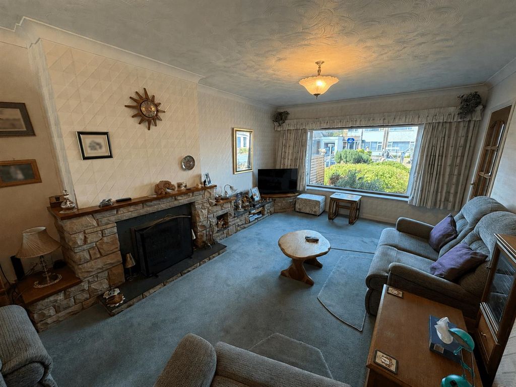 Property photo 2 of 19 Living Room