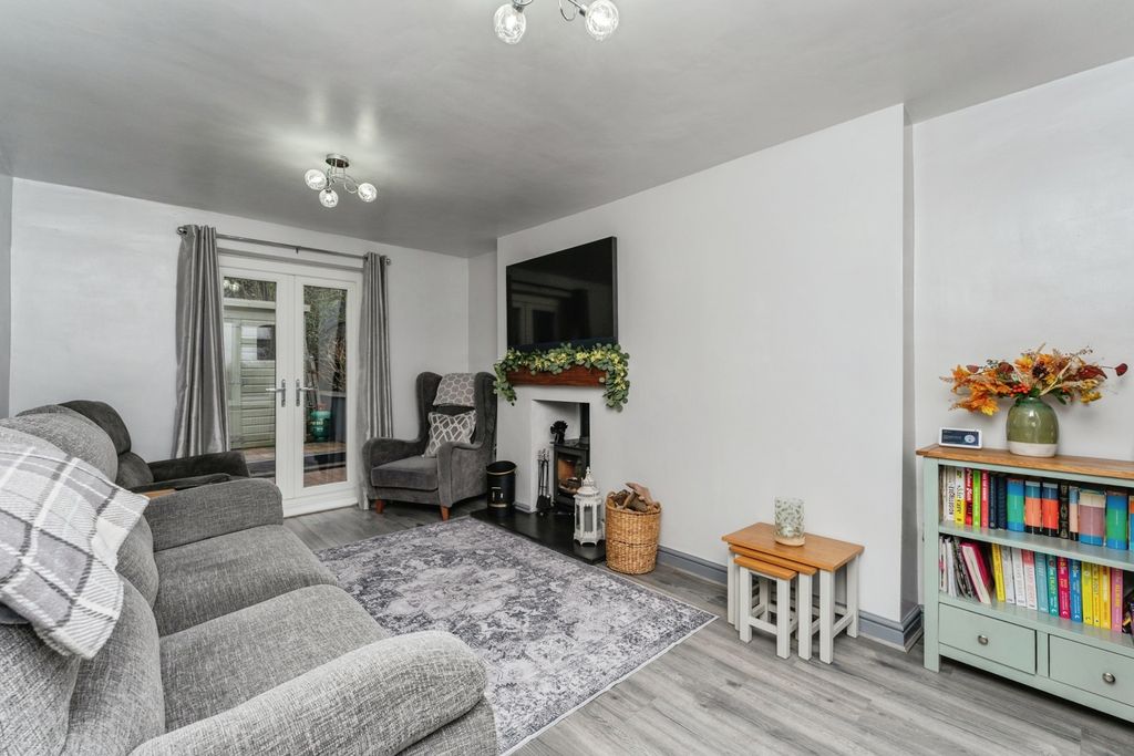 Property photo 2 of 20 Pbox-Img.Jpg