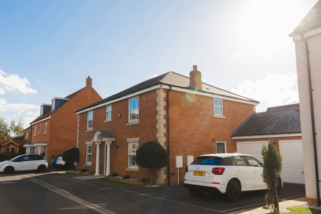 Property photo 1 of 25 Woodchester 1