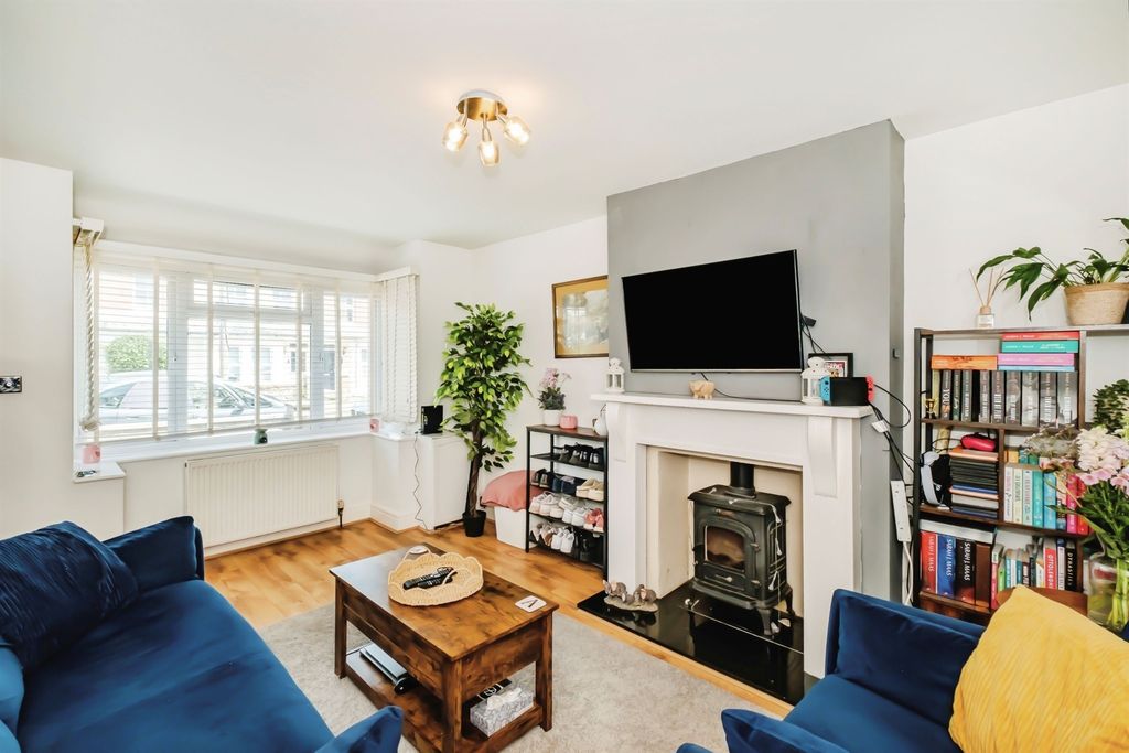 Property photo 2 of 19