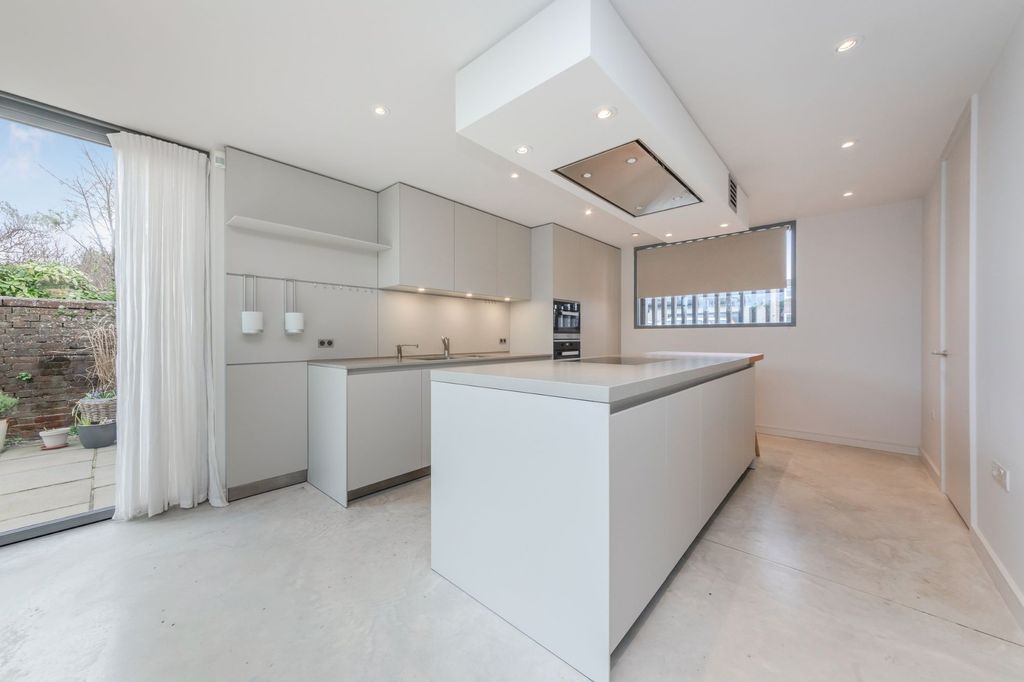 Additional image 4 of 3 bed detached house for salePriory Street, Lewes BN7
