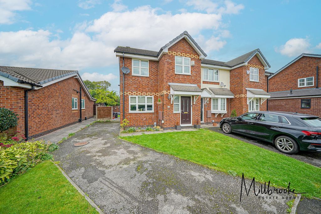 Property photo 1 of 32