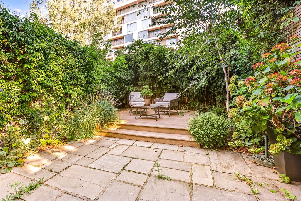 Property photo 3 of 22 Garden