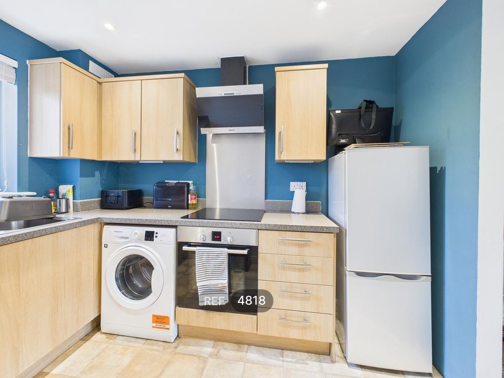 Property photo 3 of 10 Kitchen/Living Area