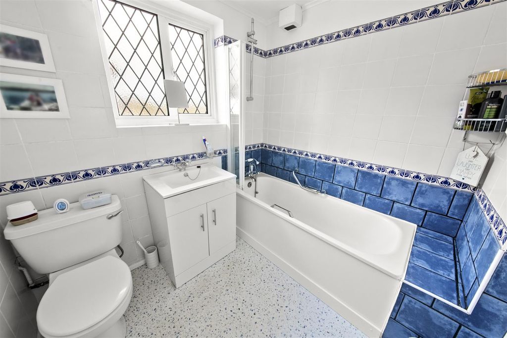 Property photo 3 of 18 12