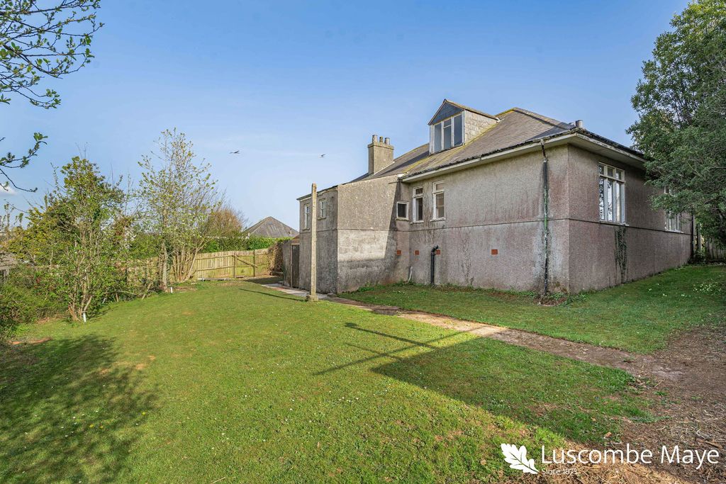 Property photo 2 of 14