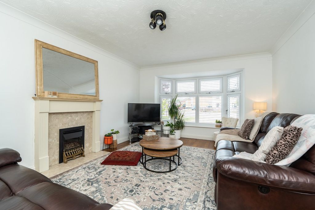 Property photo 2 of 30