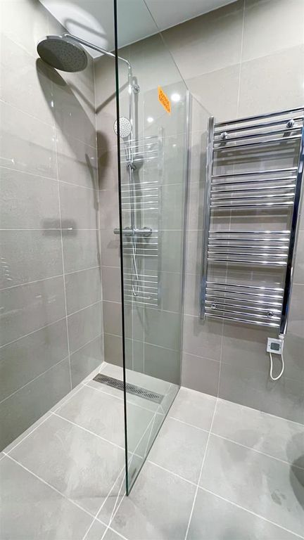 Property photo 2 of 10 1477c5E34934E72dc470078c3A02F222.Jpg