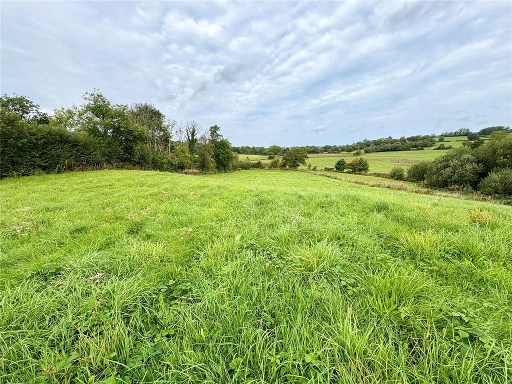 Property photo 3 of 15 Picture No. 12