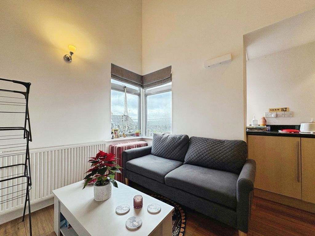 Property photo 3 of 18 9363Aaad-17