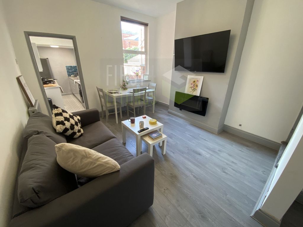 Property photo 1 of 14 Photo 17