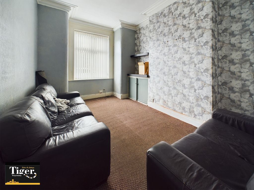 Property photo 3 of 9 Cam02176G0-Pr0321-Still001