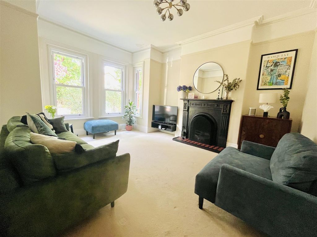 Property photo 2 of 35 Image 2