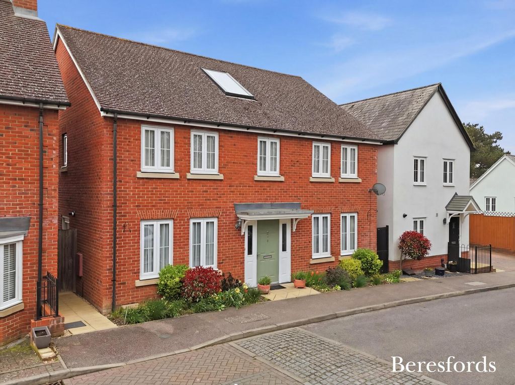 Property photo 1 of 18 Front