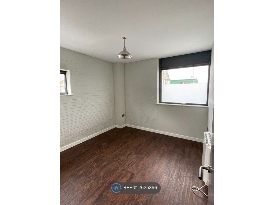 Property photo 2 of 3