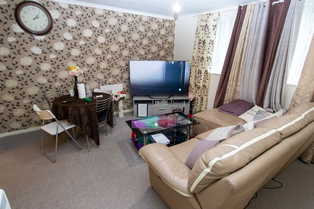 Property photo 3 of 18