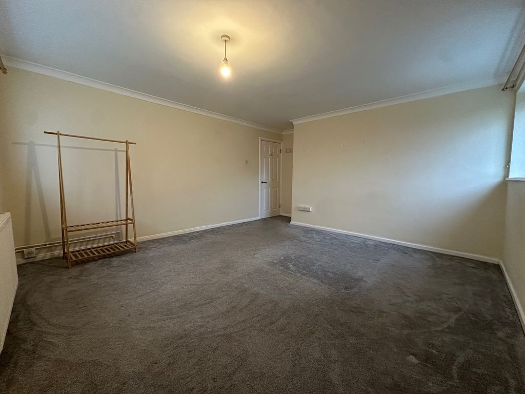 Property photo 3 of 7 Photo 3