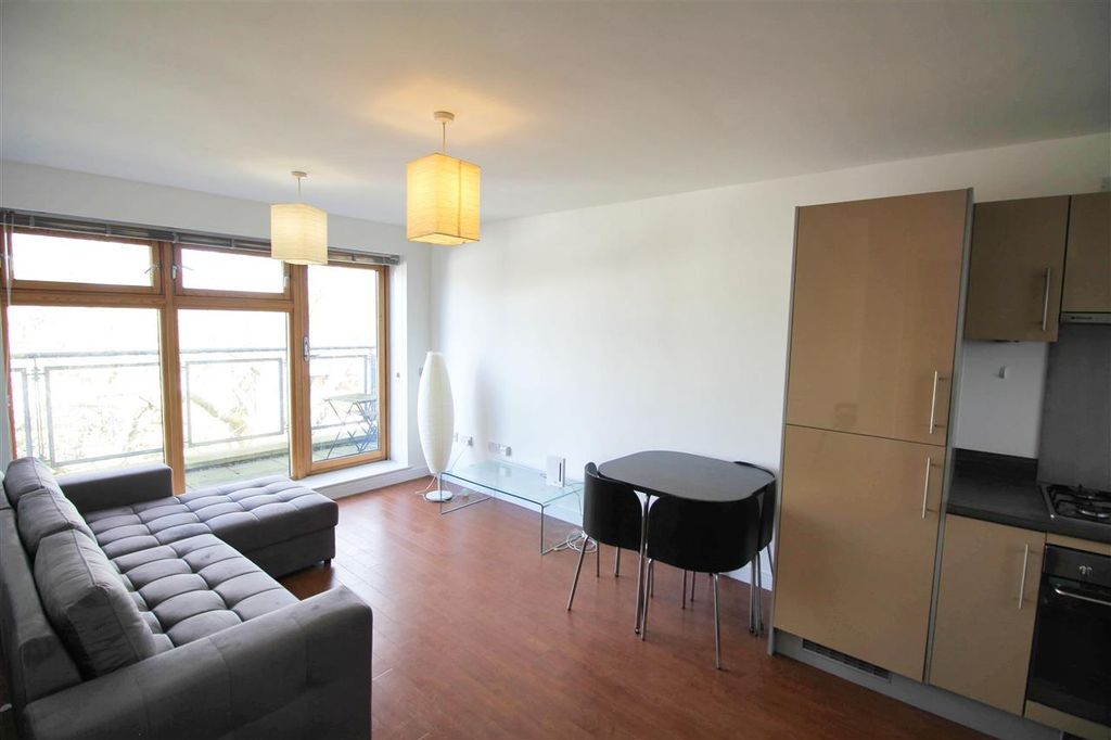 Property photo 3 of 8