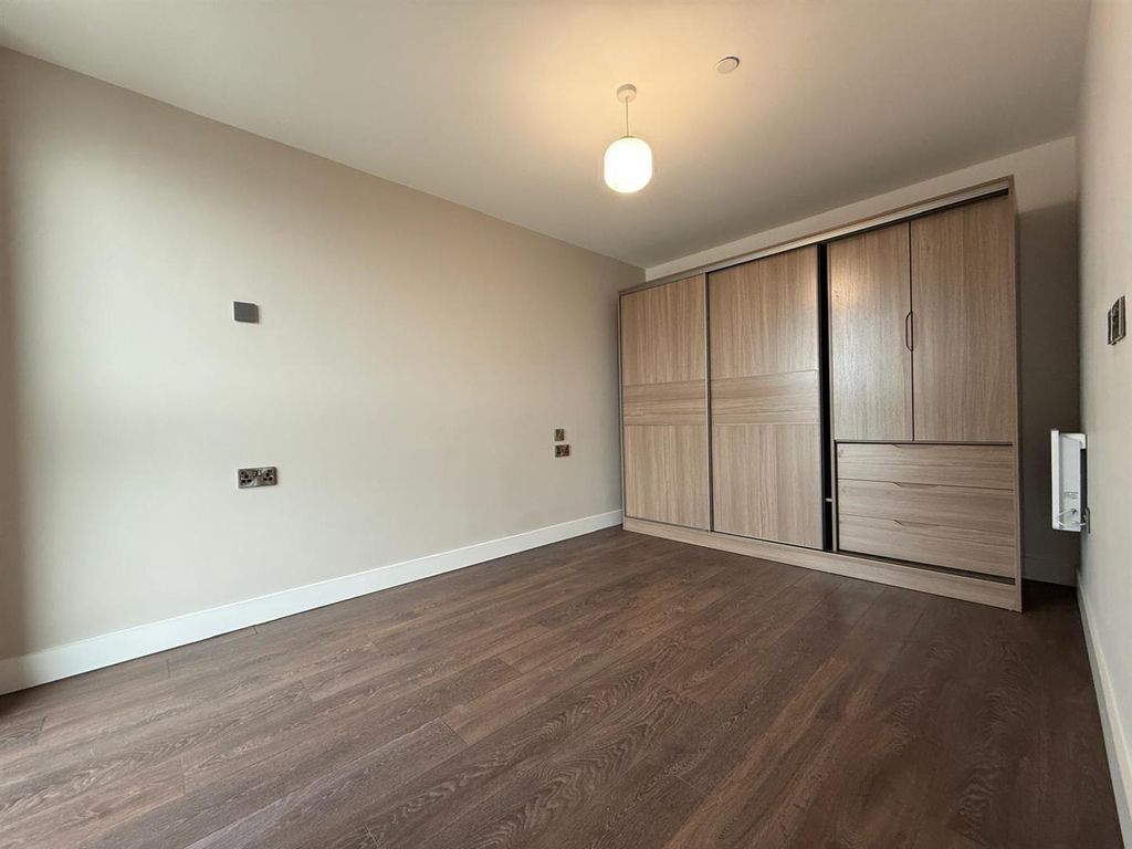 Property photo 3 of 12 Un Furn 2.Jpg