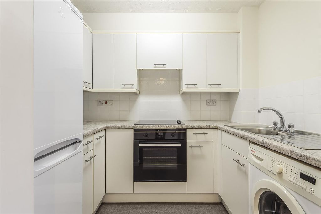 Property photo 3 of 10