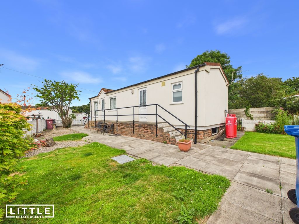 Property photo 1 of 15 Photo 13