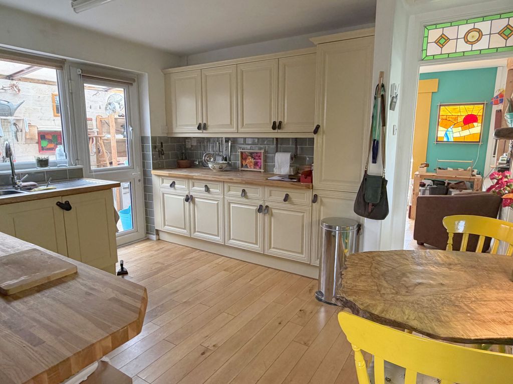 Property photo 3 of 25 Gallery