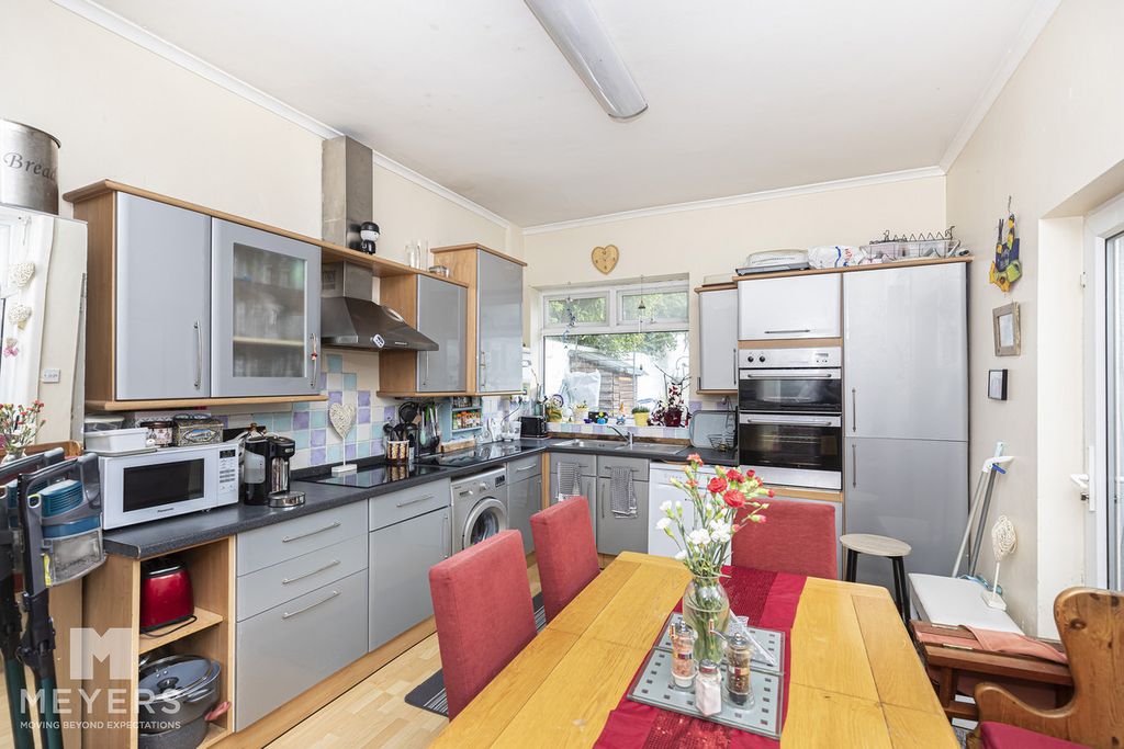 Property photo 3 of 22