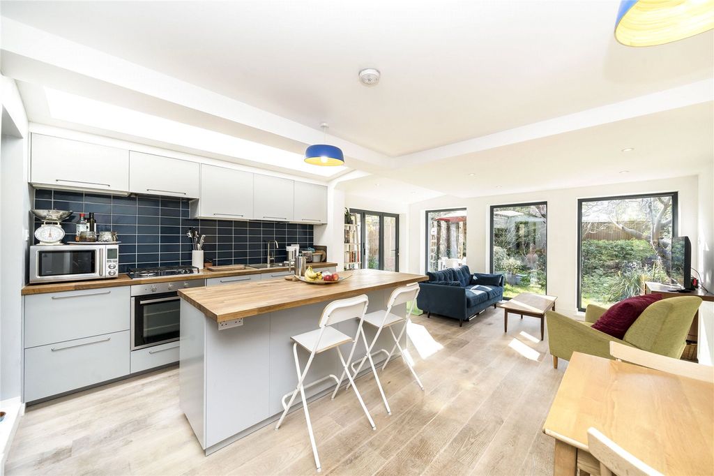 Property photo 2 of 9 Picture No. 06