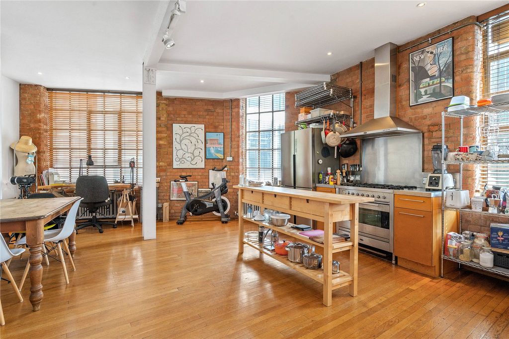 Property photo 2 of 13 Kitchen Diner