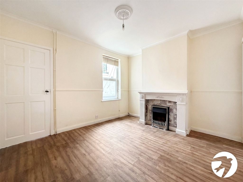 Property photo 3 of 15 Picture No. 04