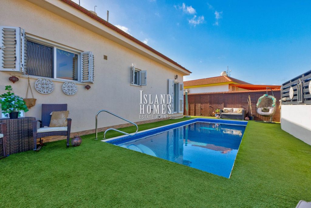 Property photo 3 of 35