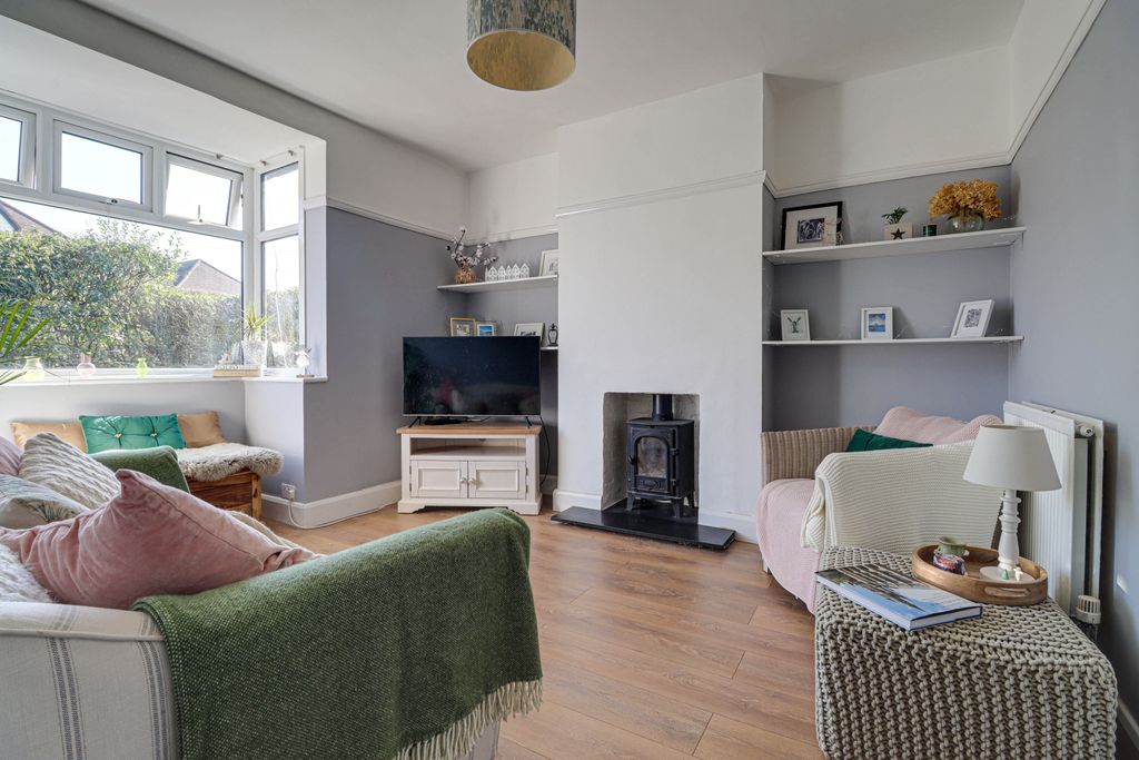 Property photo 2 of 28 Living Room