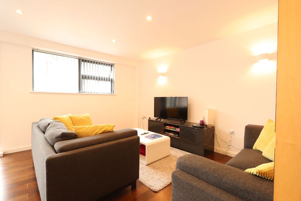 Property photo 2 of 21