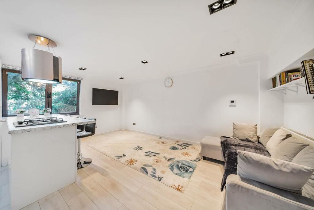 Property photo 2 of 11 Photo 6