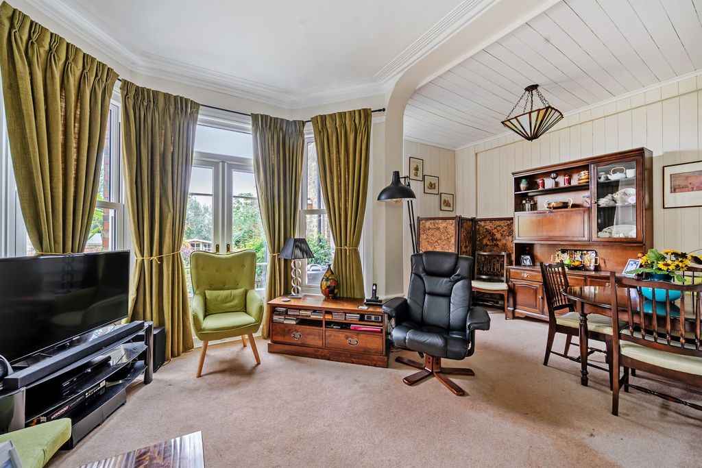 Property photo 2 of 13