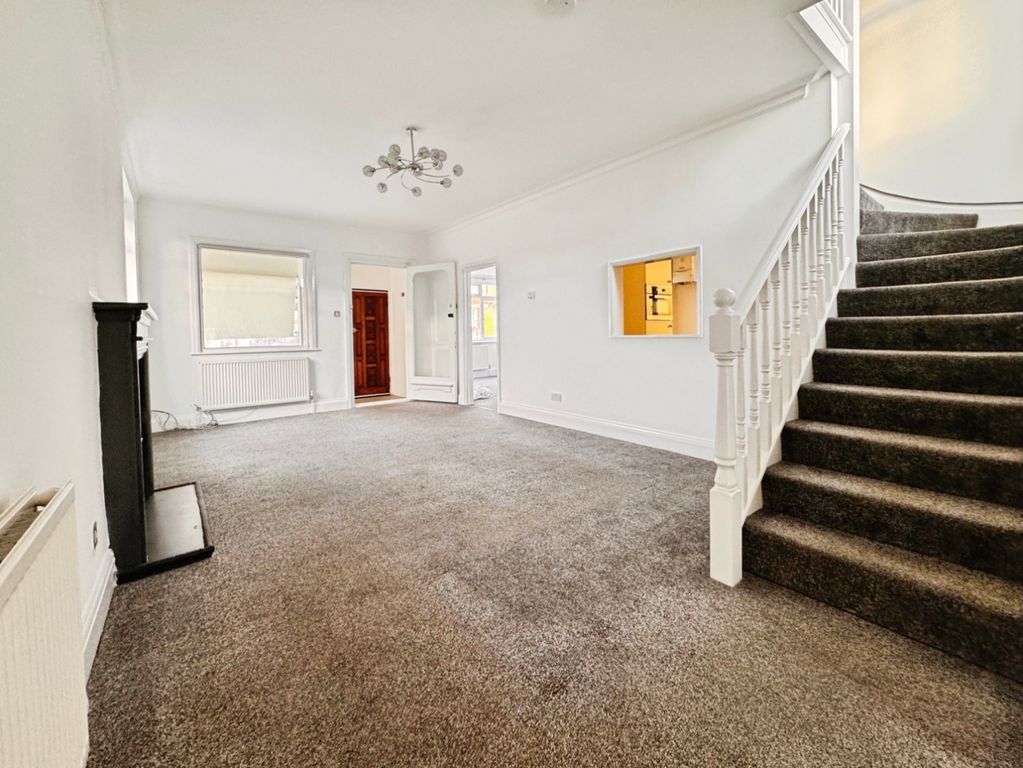 Property photo 3 of 17 Pbox-Img.Jpg