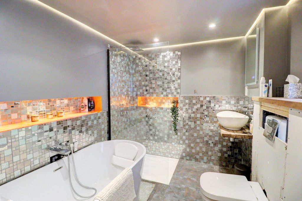 Property photo 3 of 10 Picture No. 01