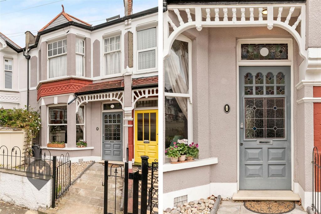 Property photo 1 of 7 External