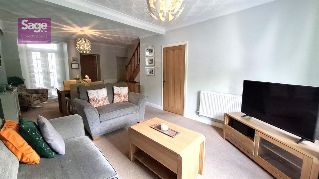 Property photo 2 of 41