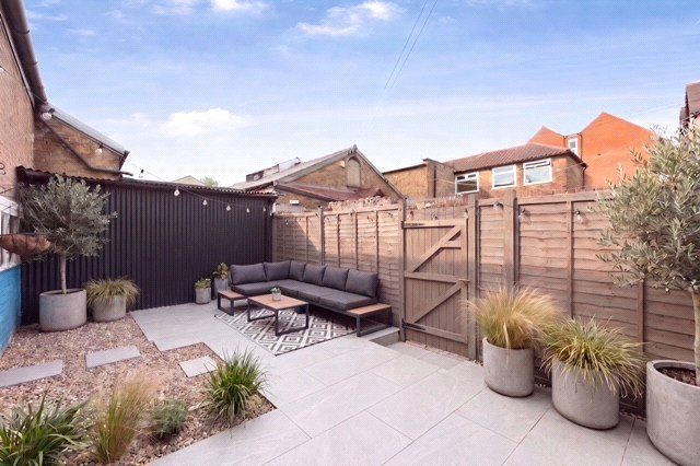 Property photo 2 of 8 Picture No. 18